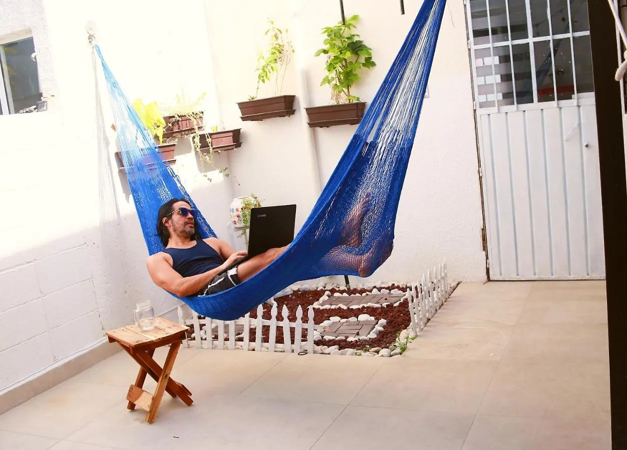 Habitación Privada, Jacuzzi Rooftop, AC, GRAN Wifi Cancún Quarto em Acomodações Particulares